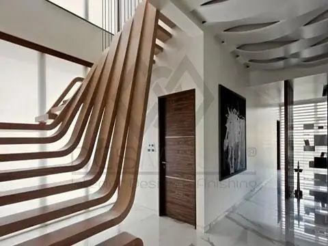 احدث تصميمات السلالم الداخلية الخشبية